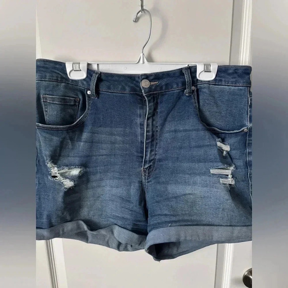 Refuge Denim | Miami Denim Dark Wash Distressed Shorts (Jegging) | Size 15 - Picture 3 of 8